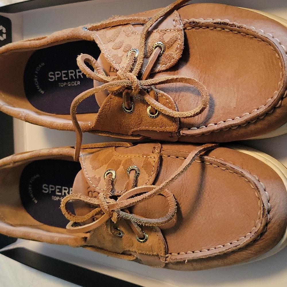 Sperry Boat Shoes size 9
